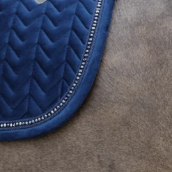 Kentucky Velvet Pearls Jump Saddle Pad Navy 5 Kentucky Velvet Pearls Jump Saddle Pad Navy -Equestrian Supplies 485a2240 564c22e810080218547dfa1c1093aa08 article photobook l