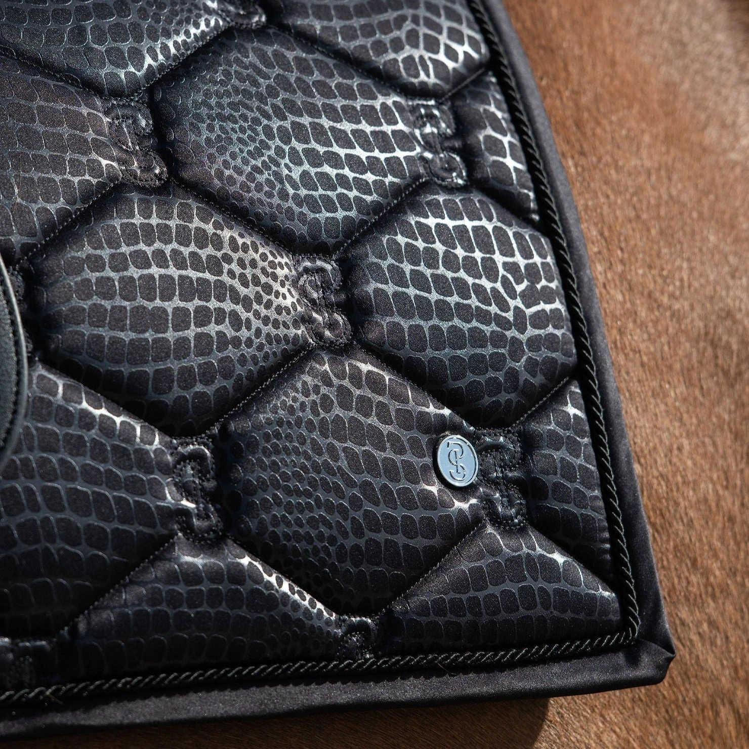 PS Of Sweden Desert Dressage Saddle Pad Black 2 PS Of Sweden Desert Dressage Saddle Pad Black - Image 2