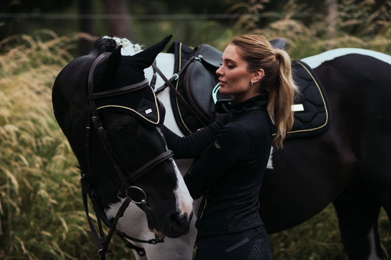 Equestrian Stockholm Jump Saddle Pad Black Gold 4 Equestrian Stockholm Jump Saddle Pad Black Gold - Image 4