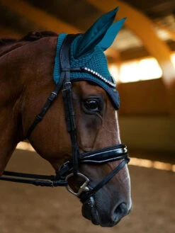 Equestrian Stockholm Ear Bonnet Aurora Blues 7 Equestrian Stockholm Ear Bonnet Aurora Blues -Equestrian Supplies aurora blues ear net huva fliegenhaube oornetje hov 1