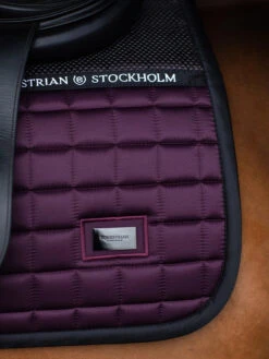 Equestrian Stockholm Jump Saddle Pad Sportive Black Raven -Equestrian Supplies black raven sportive jumping saddle pad hoppschabrak springschabrack spring zadeldekje hov