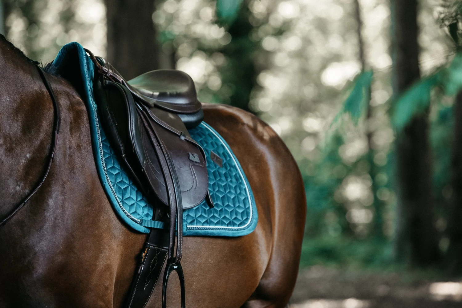Kentucky Velvet Jump Saddle Pad Emerald 2 Kentucky Velvet Jump Saddle Pad Emerald - Image 2