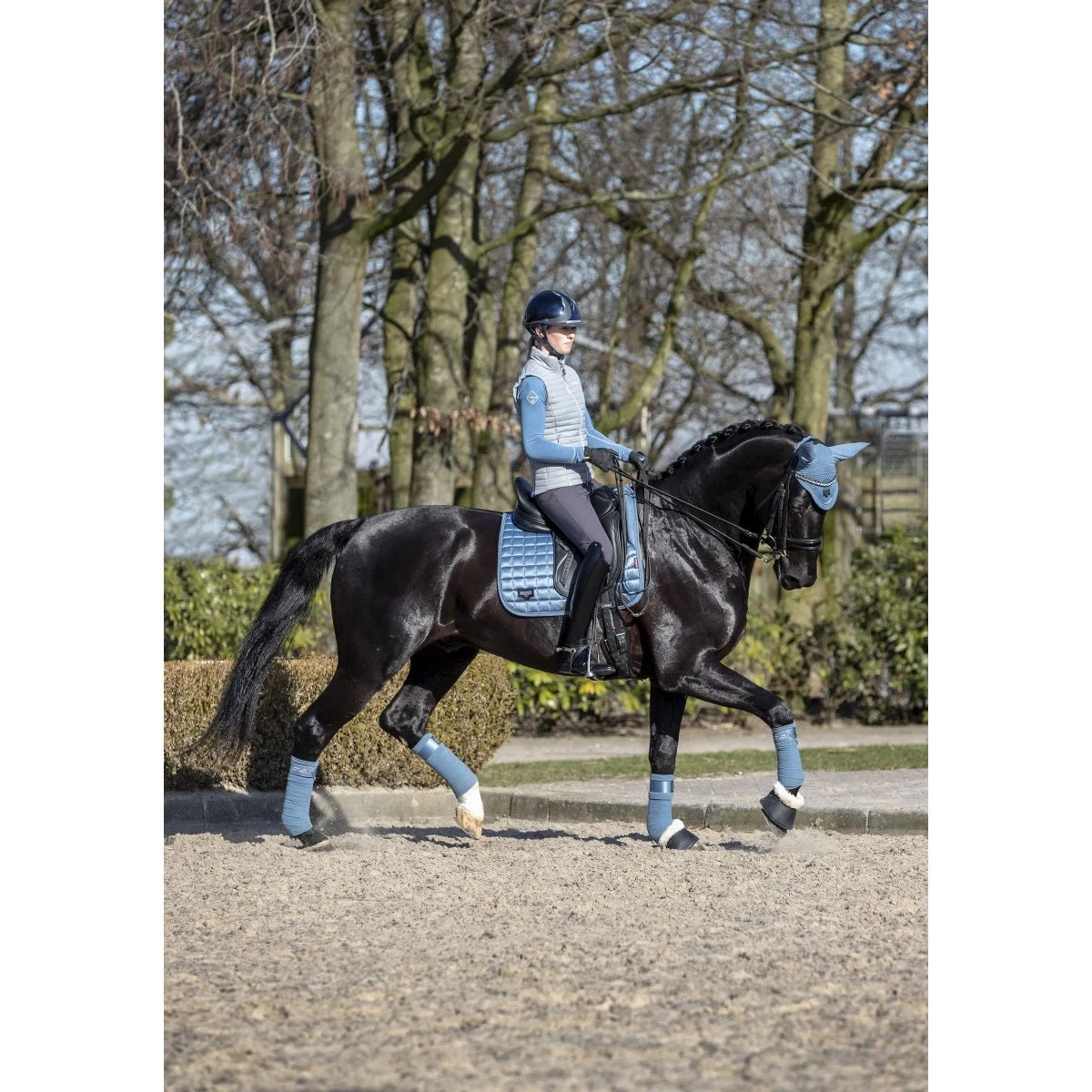 LeMieux Loire Bandages Ice Blue 3 LeMieux Loire Bandages Ice Blue - Image 3