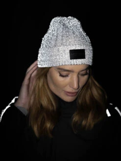 Equestrian Stockholm Reflective Beanie Luminous Black -Equestrian Supplies luminous black beanie mossa mutze muts hov 2